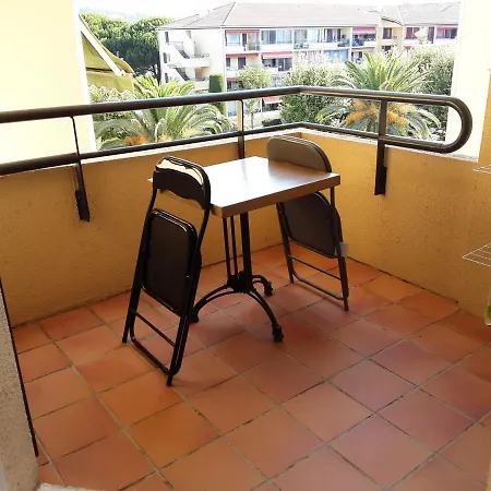 2 Personnes Proche Des Plages Et Commerces Apartment *