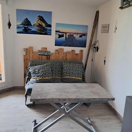 2 Personnes Proche Des Plages Et Commerces Apartment *