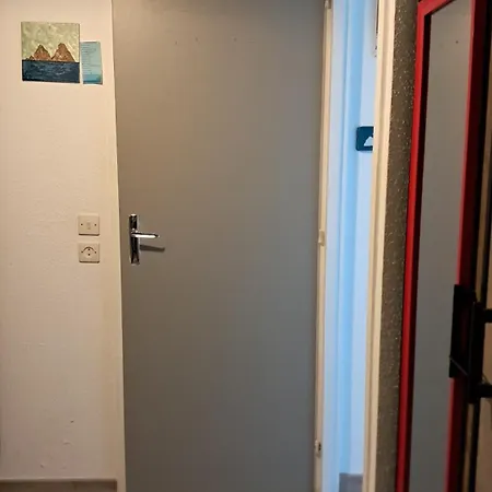 2 Personnes Proche Des Plages Et Commerces Apartment *